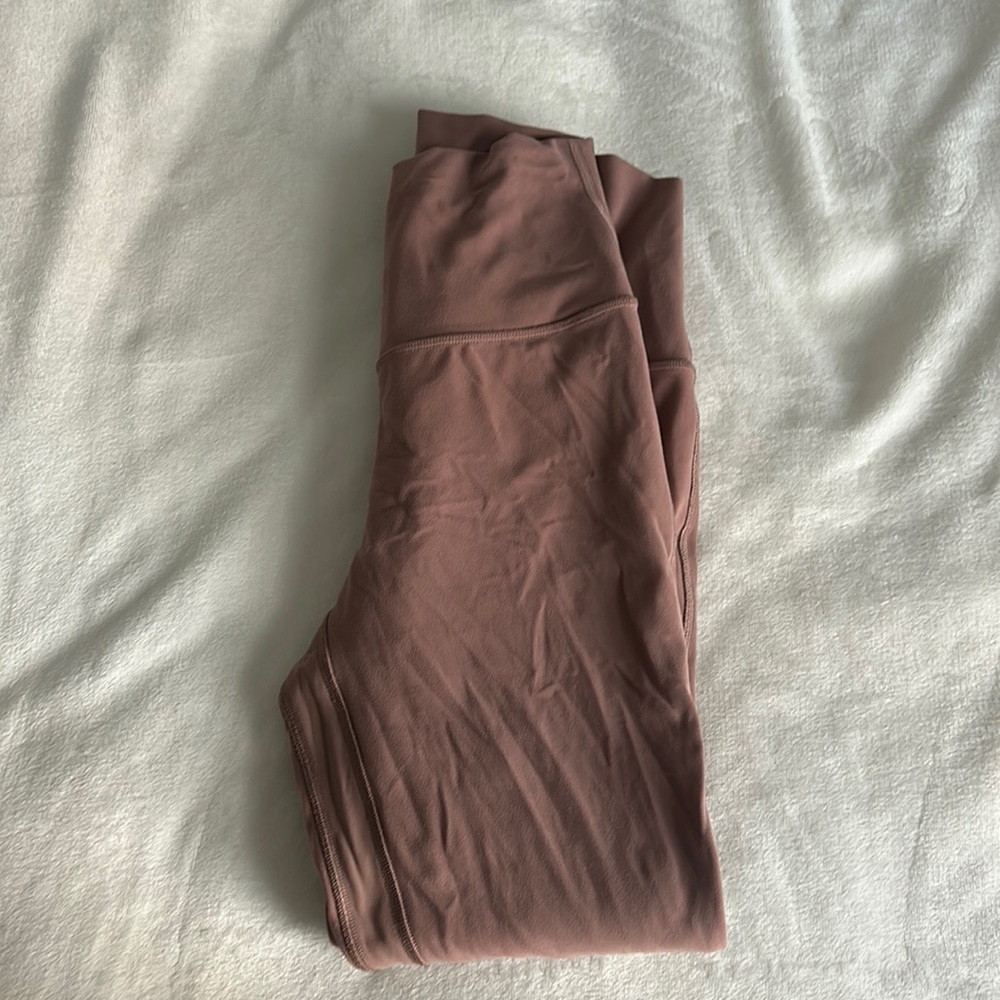 Light pink/mauve lulu leggings
